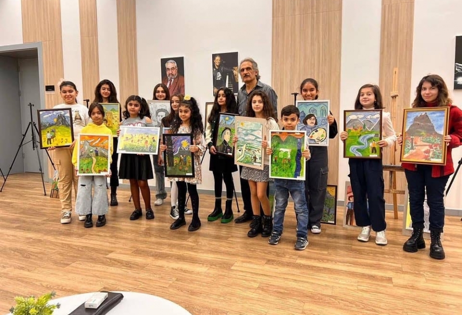 İncəsənət məktəbində "Rənglər dünyası" adlı sərgi açılıb
