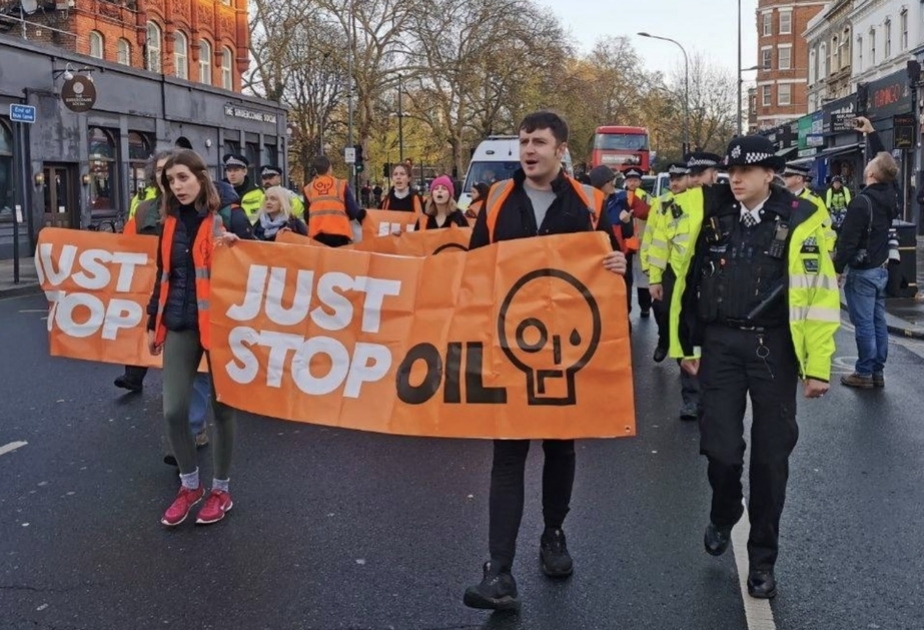 “Just Stop Oil” etirazçıları Londonun mərkəzində etiraz aksiyası keçirib