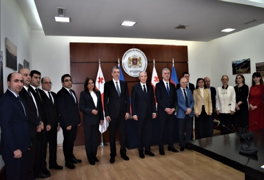وزير البيئة الأذربيجاني يبحث مع نظيره الجورجي مسائل إنشاء المنصة الخضراء وحماية البيئة وإهداء قطعان أخرى من الغزلان جورجيا وغيرها