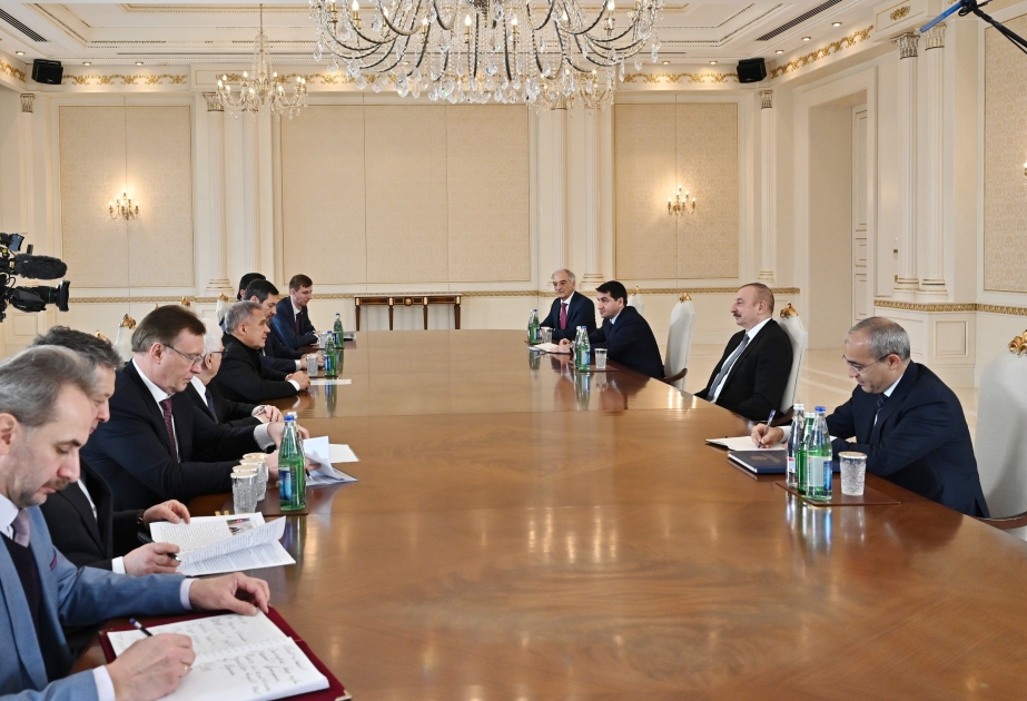 الرئيس إلهام علييف يجتمع مع رئيس تتارستان للاتحاد الروسي والوفد المرافق له