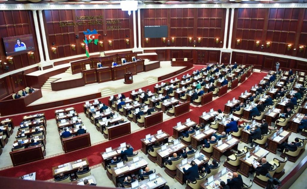 На заседании парламента будут обсуждаться законопроекты, включенные в пакет государственного бюджета