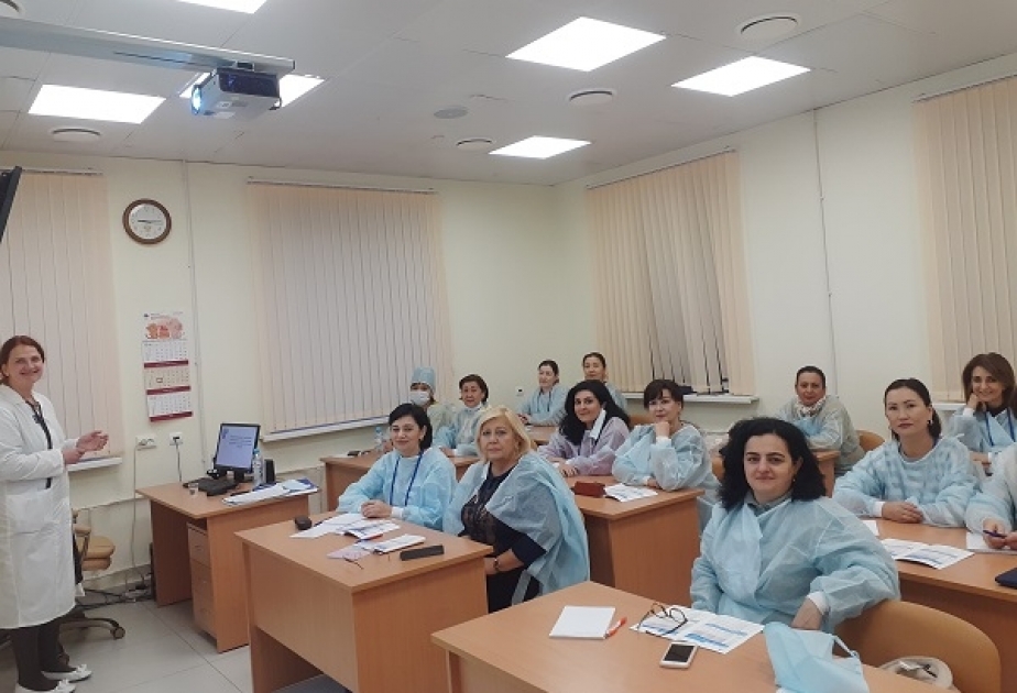 Beynəlxalq tədbirdə uşaqların infeksion xəstəlikləri zamanı tibbi yardımın təşkili müzakirə olunub