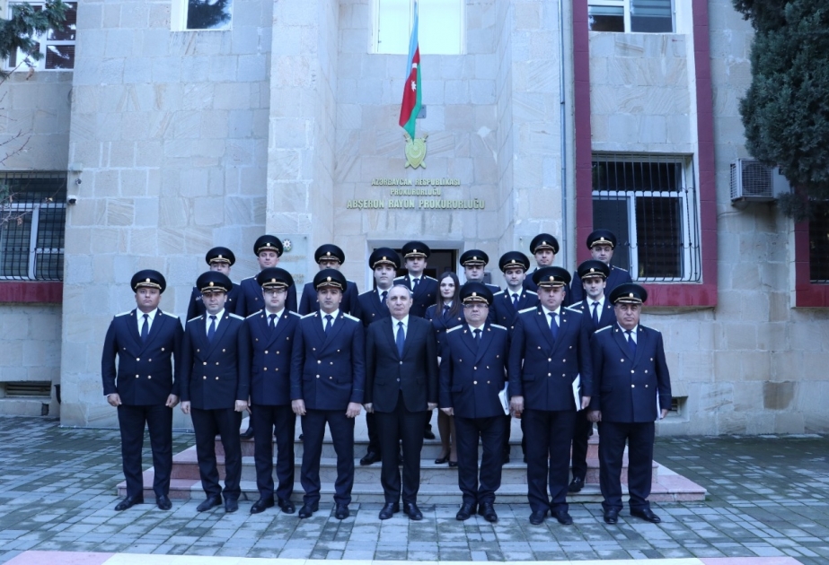 Baş prokuror Abşeron rayonunda vətəndaşların qaldırdıqları məsələlərin operativ həlli üçün göstərişlər verib