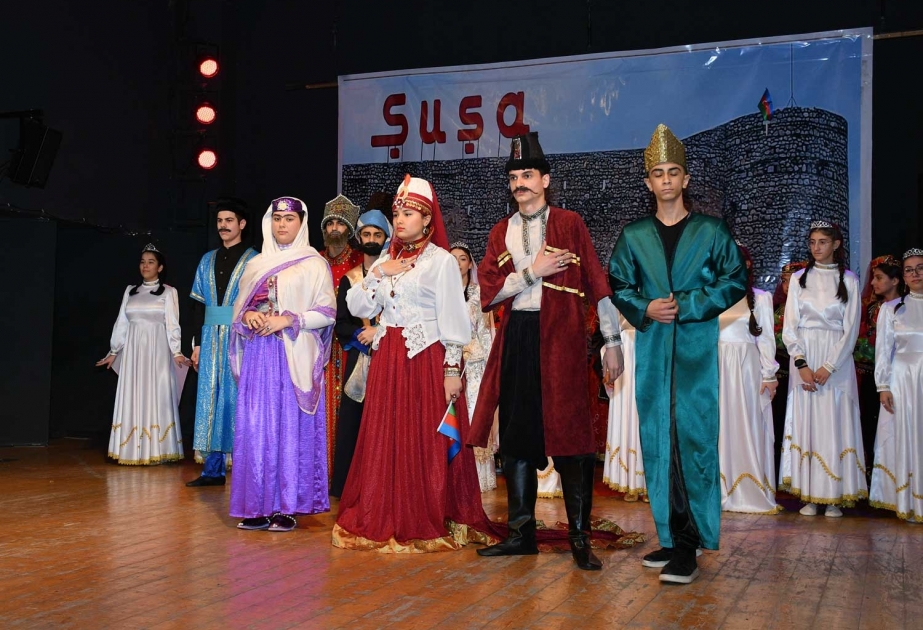 “Şuşa İli”nə həsr olunmuş tədbir: Qarabağım al-əlvandır, hər tərəfdə Xarıbülbül