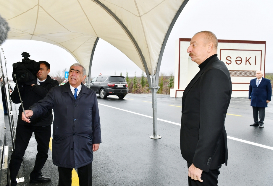 Le président de la République prend part à la réouverture de la route Oghouz-Chéki VIDEO