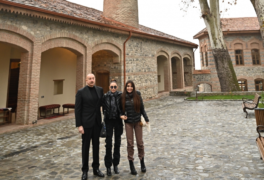 El complejo de la mezquita y el cementerio de Shaki Khan fue restaurado por la Fundación Heydar Aliyev