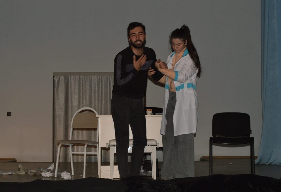 Balakən Mədəniyyət Mərkəzi “Külə dönmüş arzular” tamaşasını təqdim edib