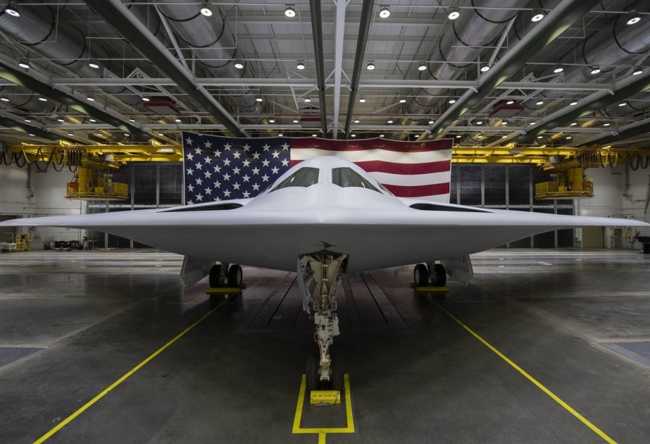 US-Militär stellt neues Tarnkappenbomber B-21 vor

