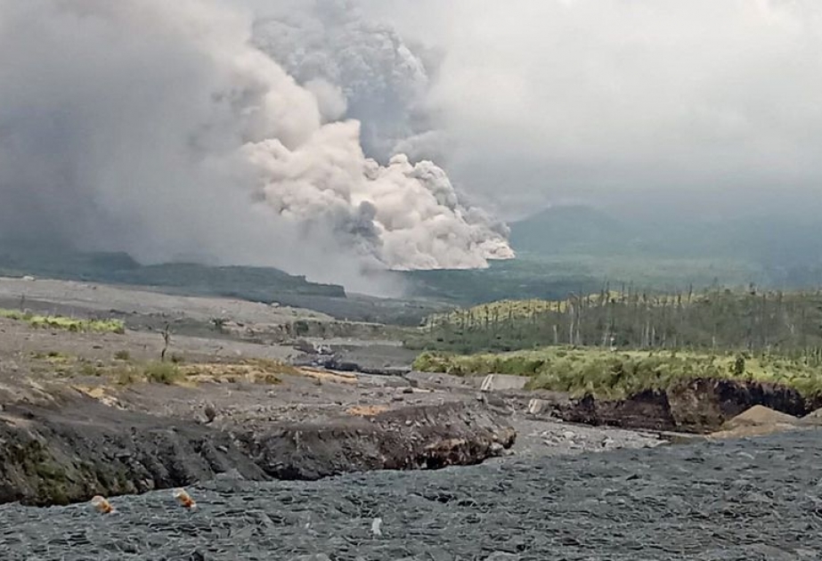 İndoneziyada Semeru vulkanının püskürməsi səbəbindən 2000 nəfər təxliyə edilib VİDEO   