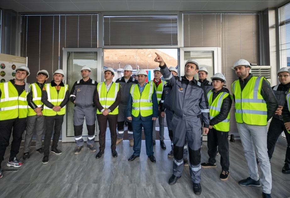 Peşə təhsili üzrə “AzerGold” təqaüdünün qalibləri mükafatlandırılıb