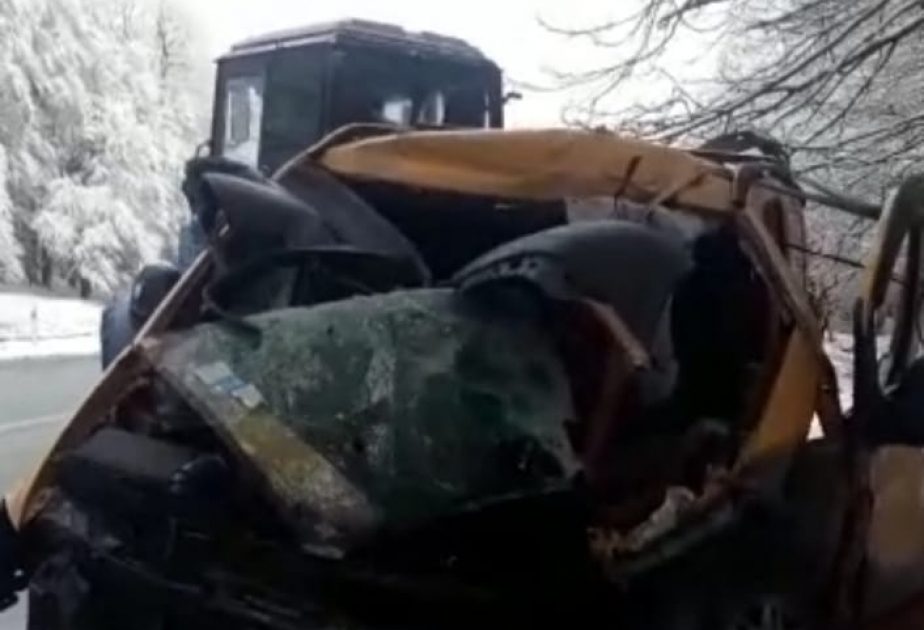 İsmayıllıda mikroavtobus aşıb, 8 nəfər xəsarət alıb VİDEO
