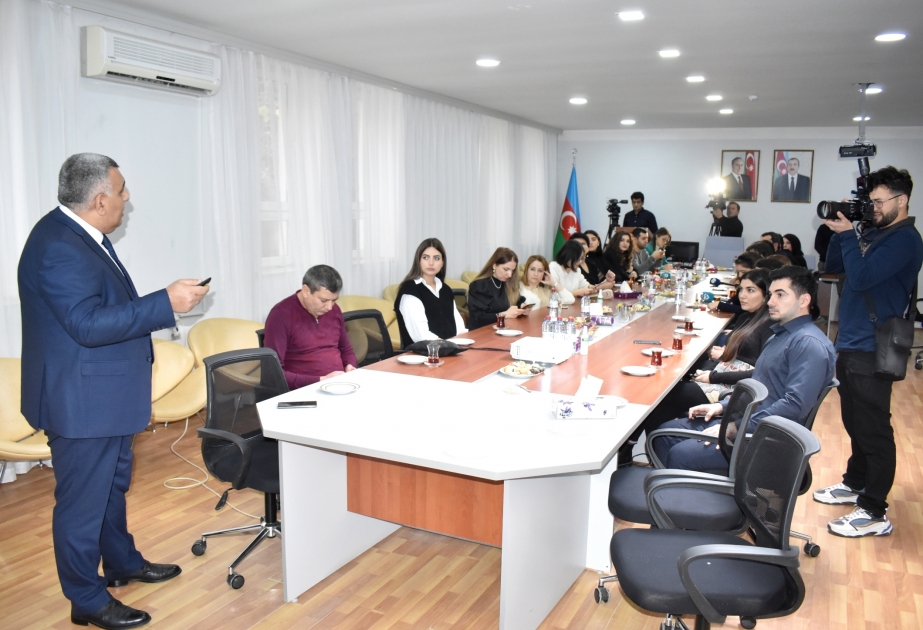 Media nümayəndələri Kliniki Tibbi Mərkəzdə icbari tibbi sığortanın təşkili ilə tanış olublar
