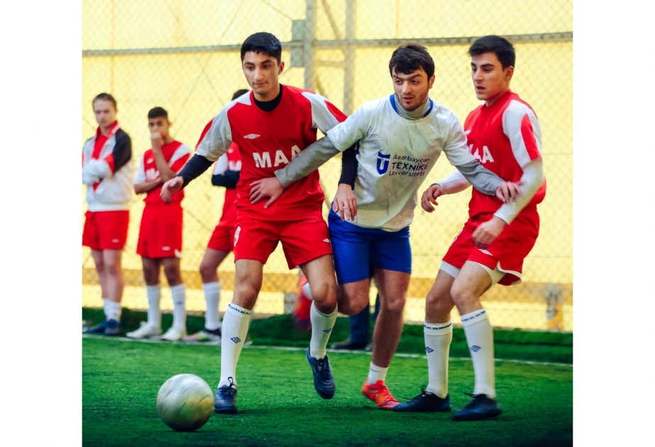 Tələbələr arasında minifutbol çempionatında 16 komanda mübarizə aparır