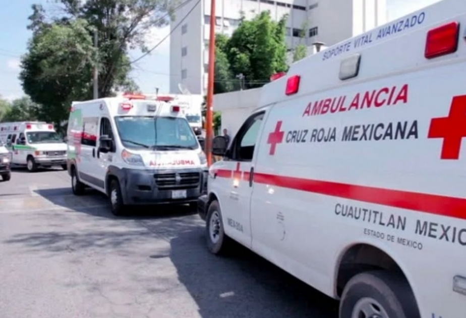 Meksikanın paytaxtında turist avtobusu qəzaya uğrayıb: ölən və yaralananlar var