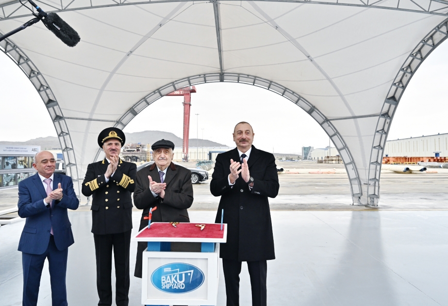 El Presidente de Azerbaiyán asiste a la ceremonia de puesta en servicio del petrolero Académico Hoshbakht Yusifzade