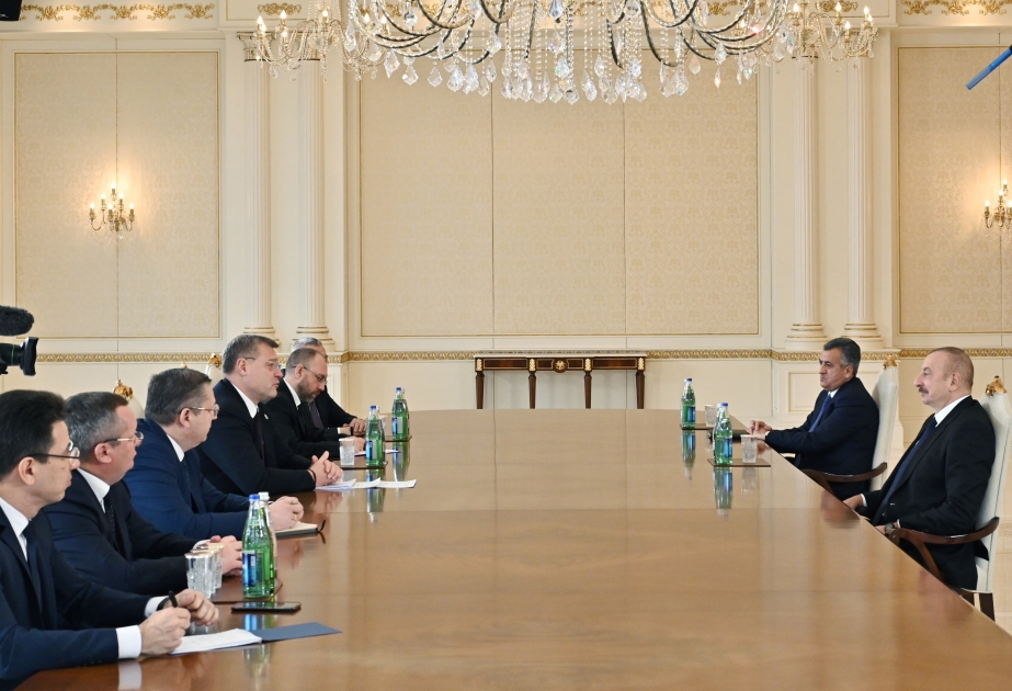 Präsident Ilham Aliyev empfängt russische Delegation um Gouverneur von Astrachan VIDEO