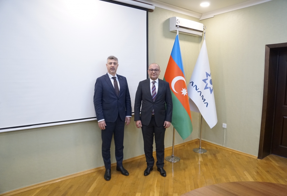 Se discute la posible cooperación entre Azerbaiyán y Hungría en materia de desminado