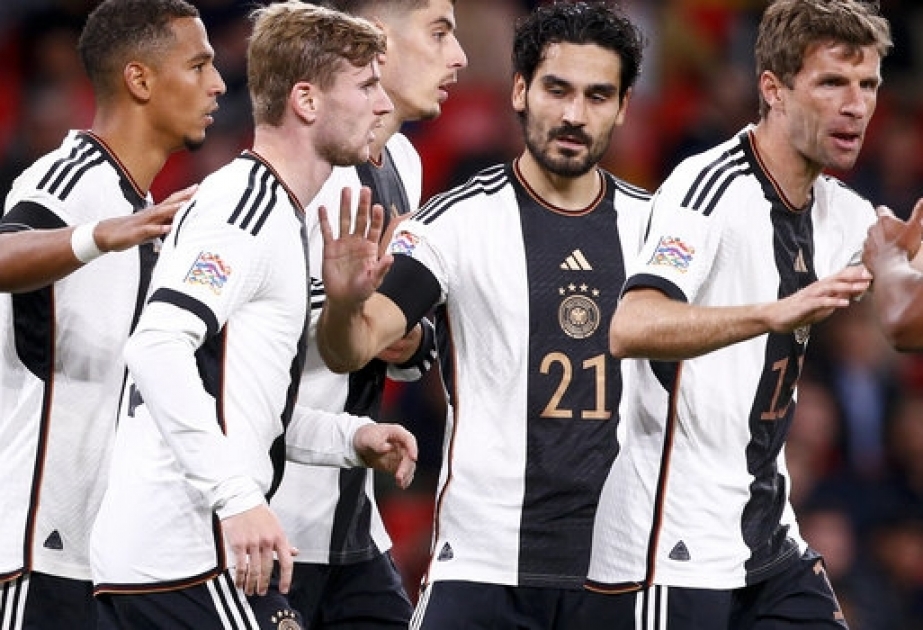 Игроки сборной Германии обвиняли тренера в кумовстве и не хотели закрывать рты?