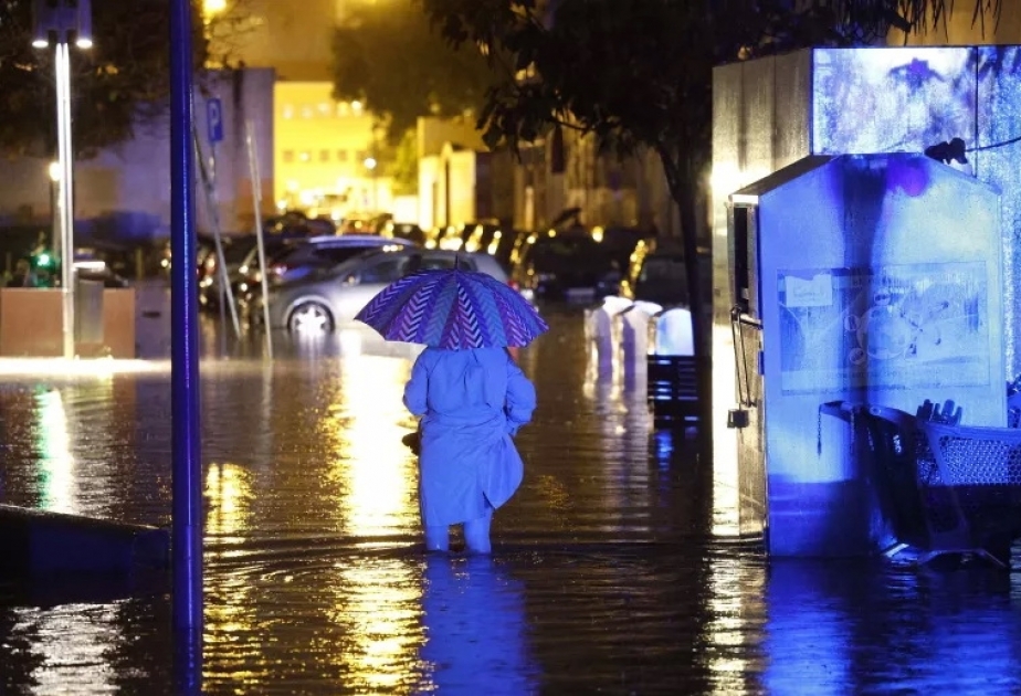 На Лиссабон обрушились наводнения