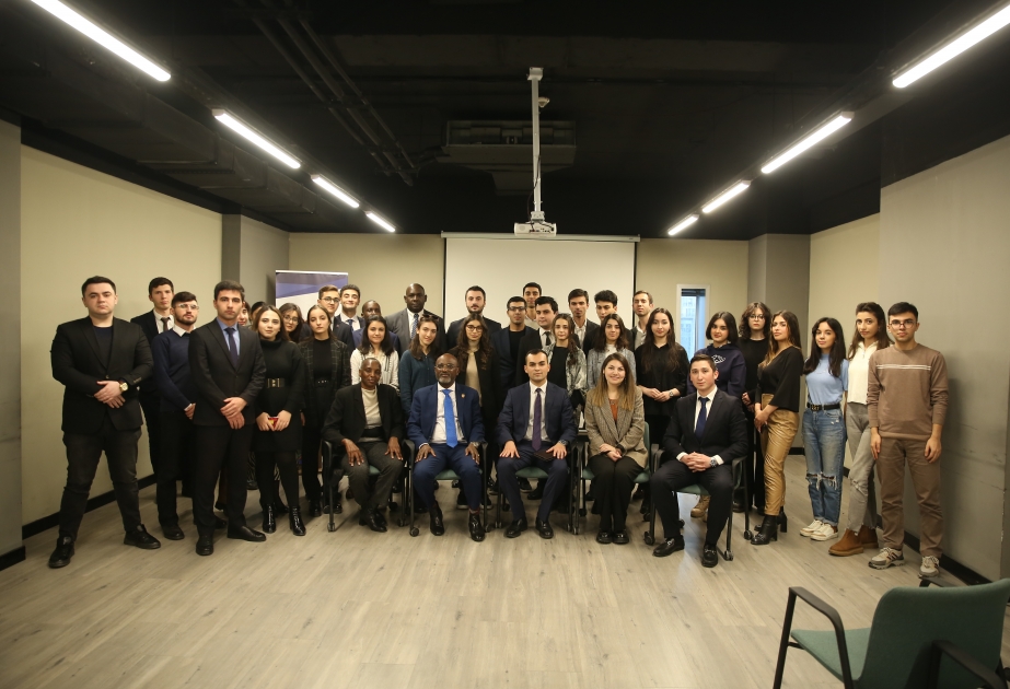 Uqanda nümayəndə heyəti Qoşulmama Hərəkatı Gənclər Təşkilatının üzvləri ilə görüşüb