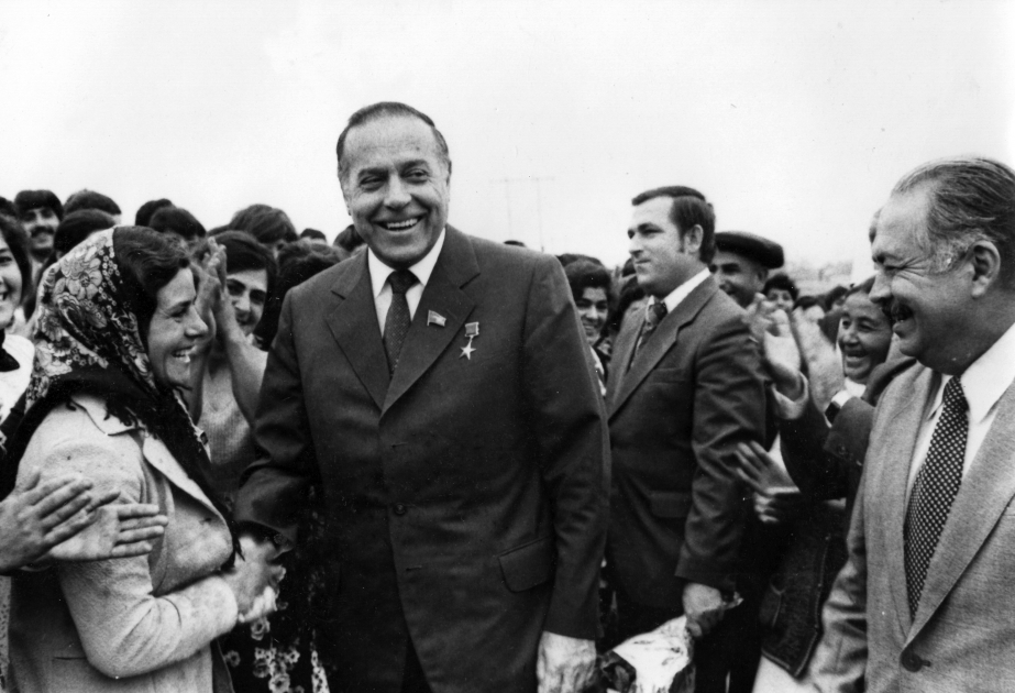 Moments d’une vie dédiée au peuple : 1973