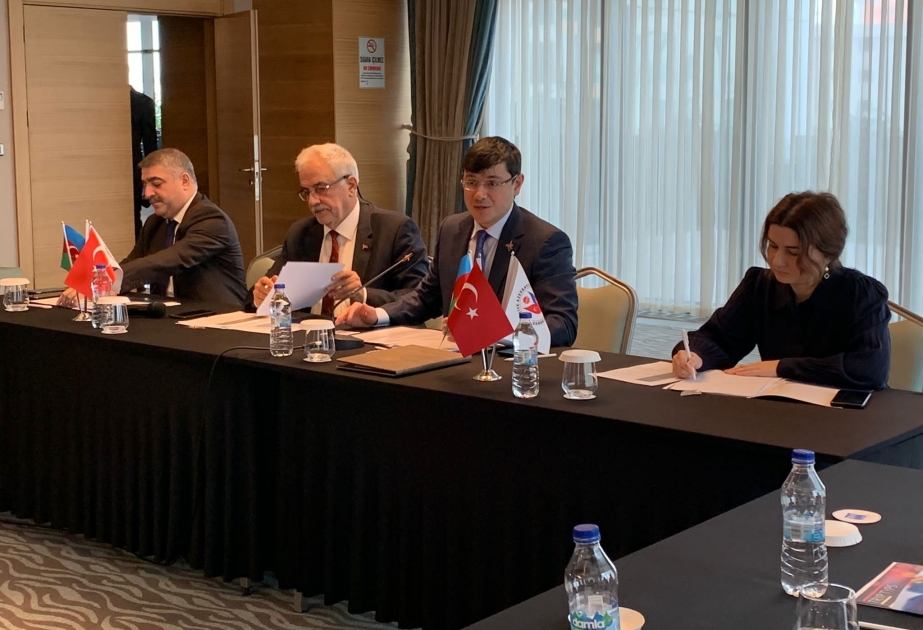 İstanbulda dünya azərbaycanlılarının elm xadimləri bir araya gəliblər VİDEO