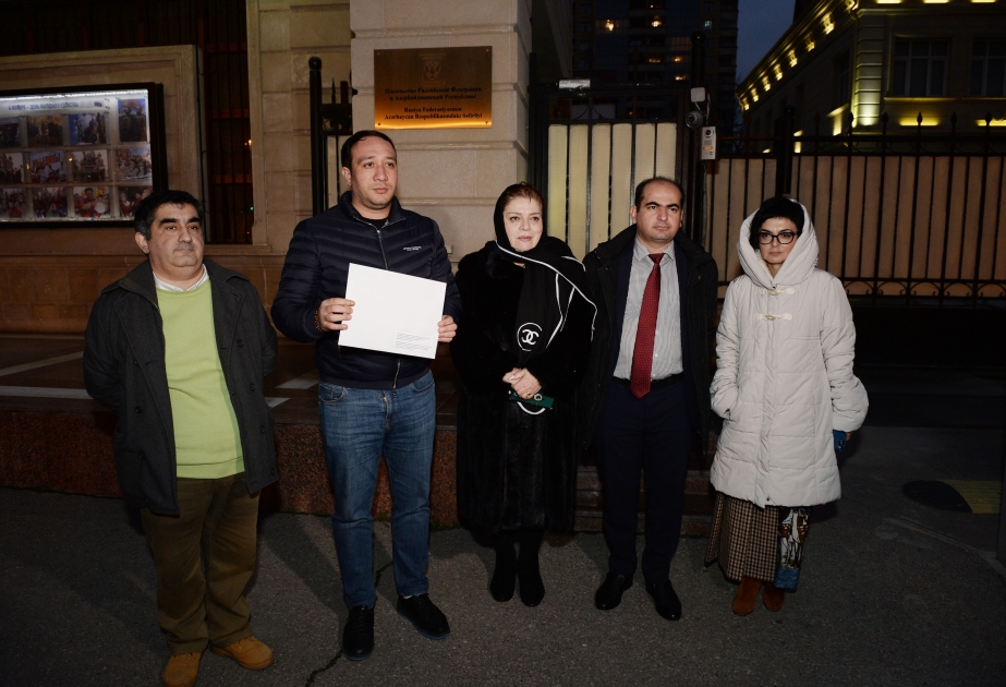 Bir qrup azərbaycanlı ekoloq Rusiyanın Bakıdakı səfirliyinin qarşısında etiraz aksiyası keçirib VİDEO
