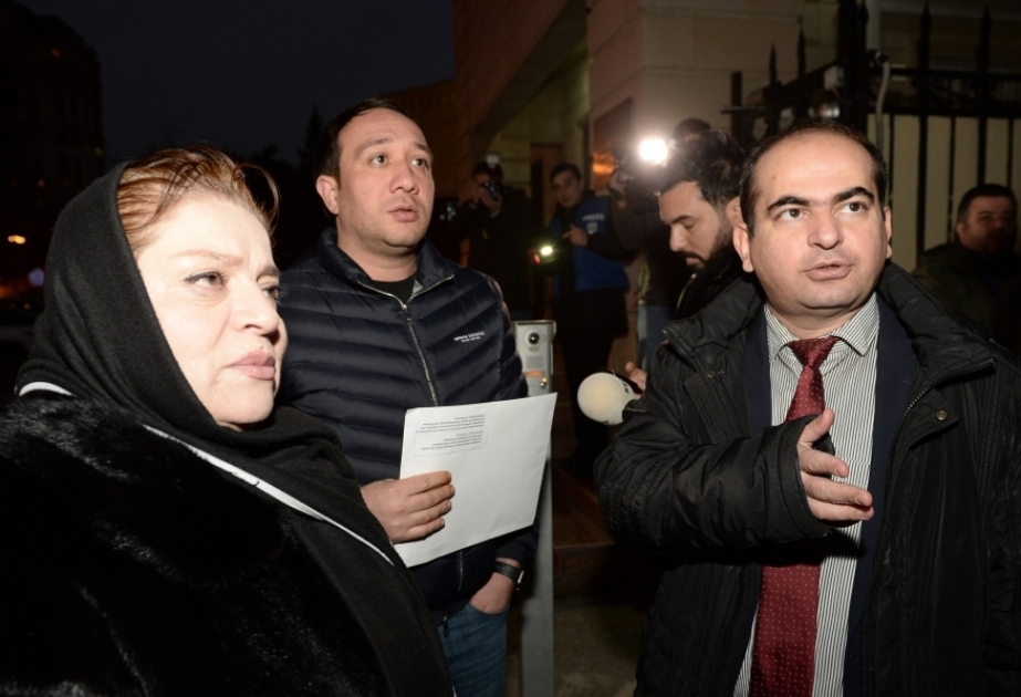 Un grupo de ecologistas azerbaiyanos organizó una protesta frente a la Embajada rusa en Bakú