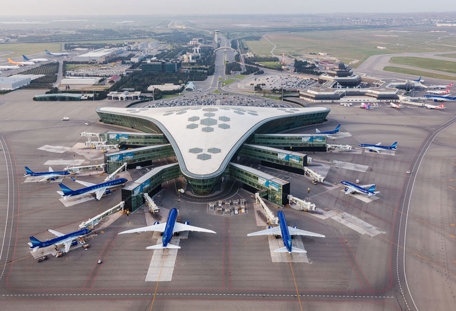 Flugverkehr: In diesem Jahr wurden im Internationalen Heydar Aliyev Flughafen mehr als 4 Millionen Fluggäste bedient