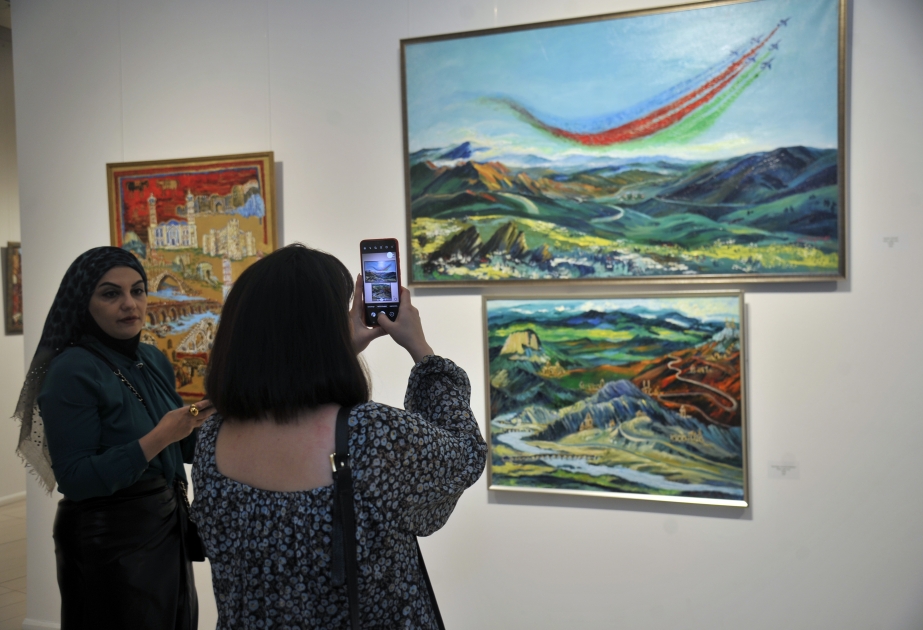 “调色板上的65种颜色”画展在当代艺术博物馆举行