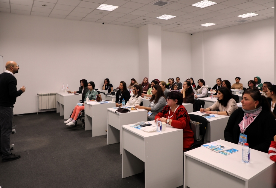 В Баку завершились курсы повышения квалификации для преподавателей русского языка и предметов на русском языке