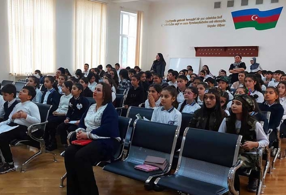 Ümummilli Liderin xatirəsi təhsil müəssisələrində anılıb