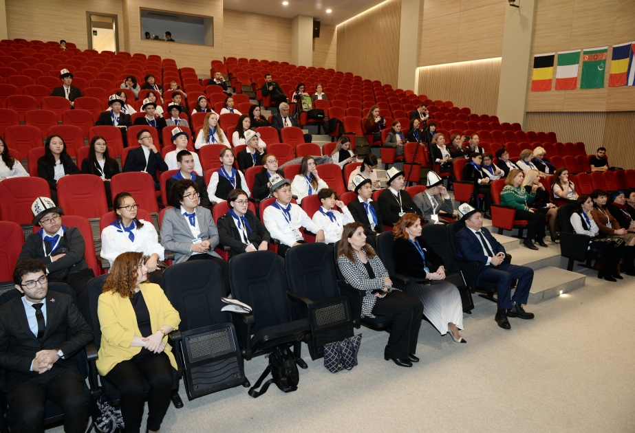 Qırğızıstanın orta təhsil müəssisələrinin müəllim və şagirdlərinin ölkəmizə səfəri başlayıb