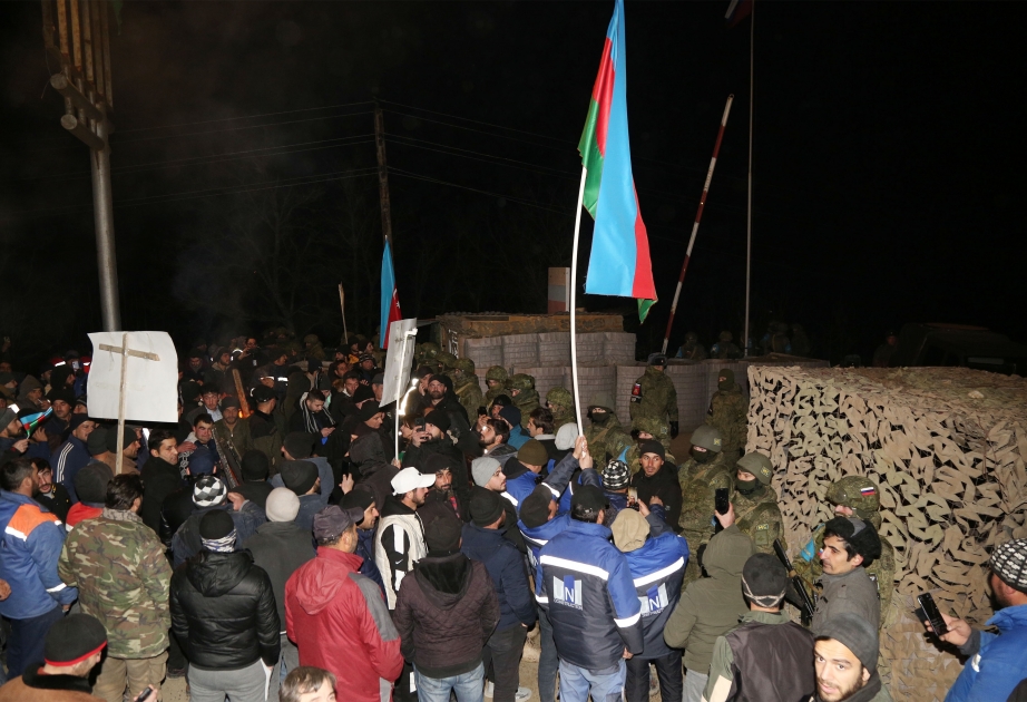 Акция протеста на дороге Лачин-Шуша продолжается и ночью