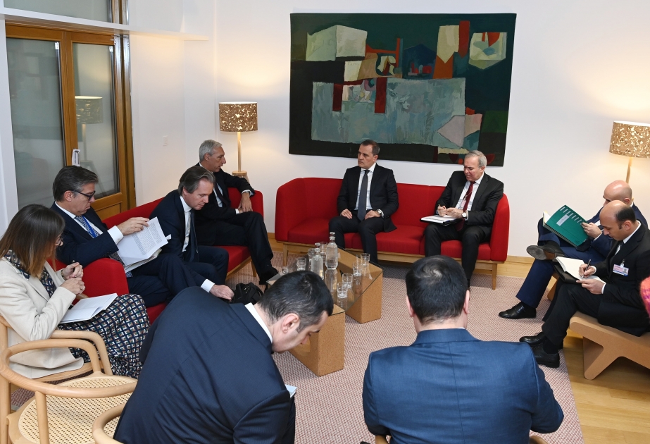 Ministros de Asuntos Exteriores de Azerbaiyán y Portugal analizan la cooperación bilateral