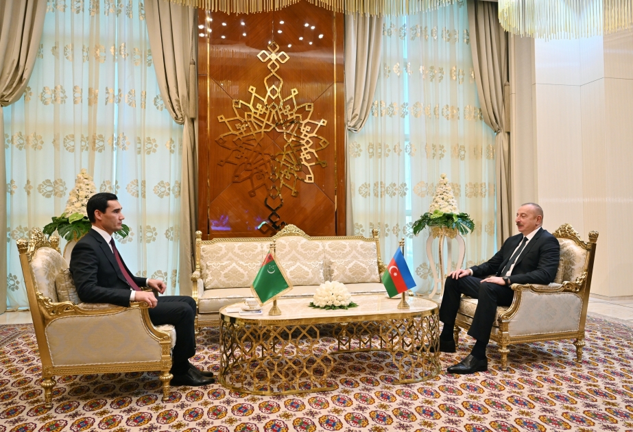 El presidente de Azerbaiyán se reunió con el presidente de Turkmenistán