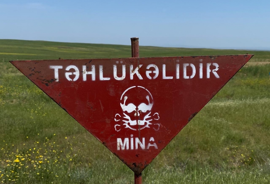 Jurnalistlər Kəlbəcərdə mina partlayışlarının baş verdiyi əraziyə səfər edirlər