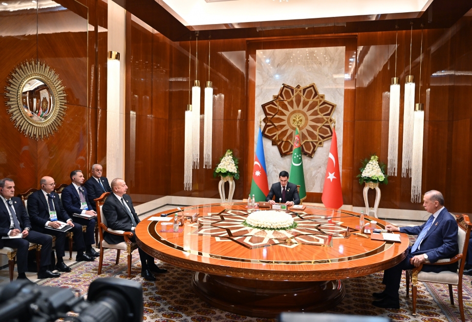 Recep Tayyip Erdogan: "Los documentos que firmaremos en la cumbre trilateral reforzarán aún más nuestra unidad"