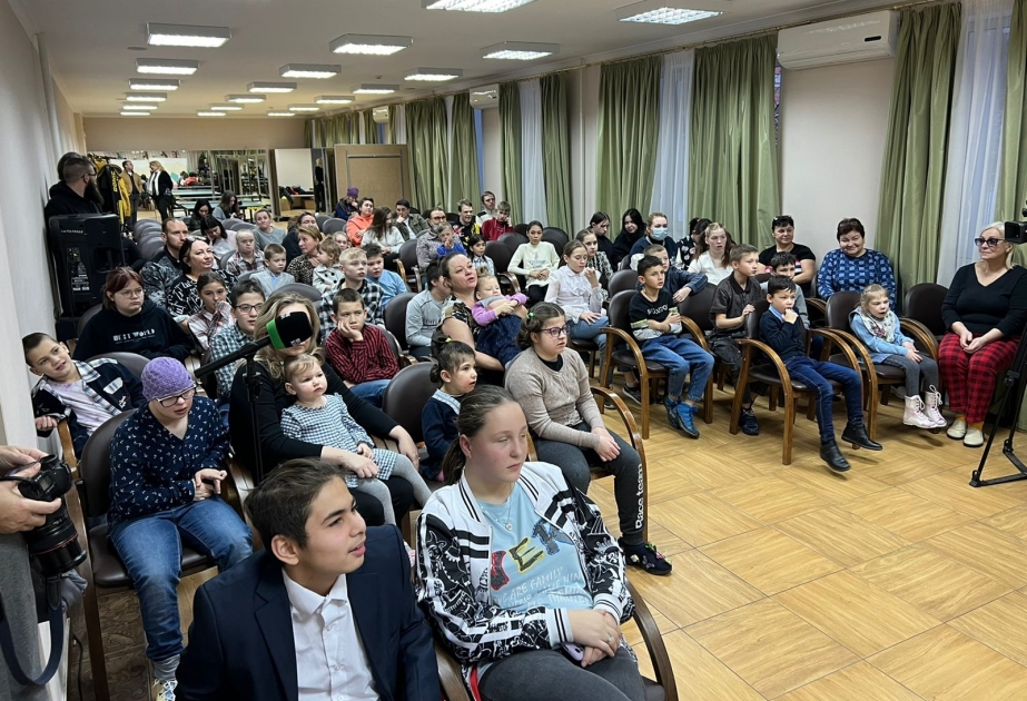Сотрудники представительства Фонда Гейдара Алиева в РФ посетили Центр содействия семейному воспитанию ВИДЕО