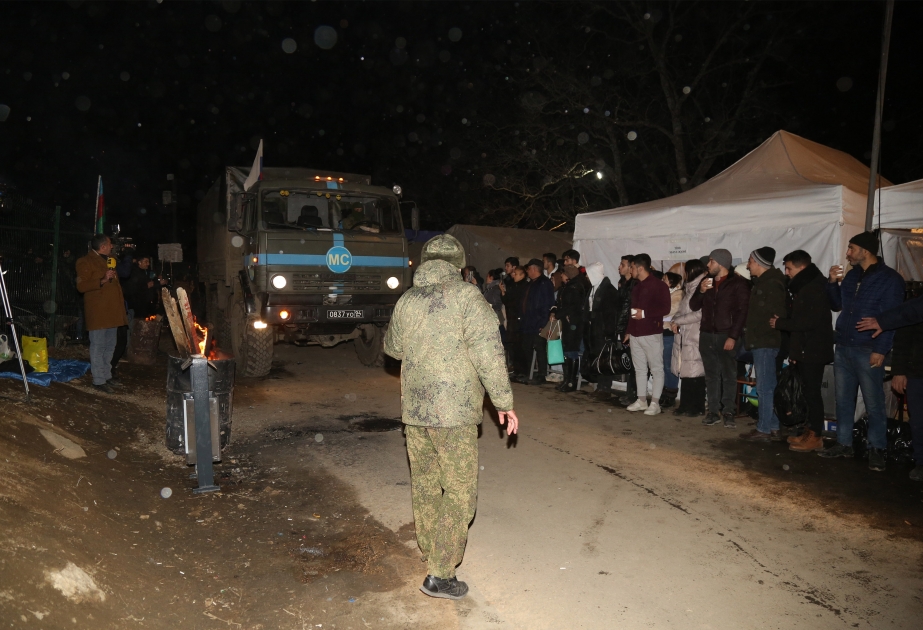 Автомобили снабжения миротворцев беспрепятственно проехали по дороге Лачин-Шуша