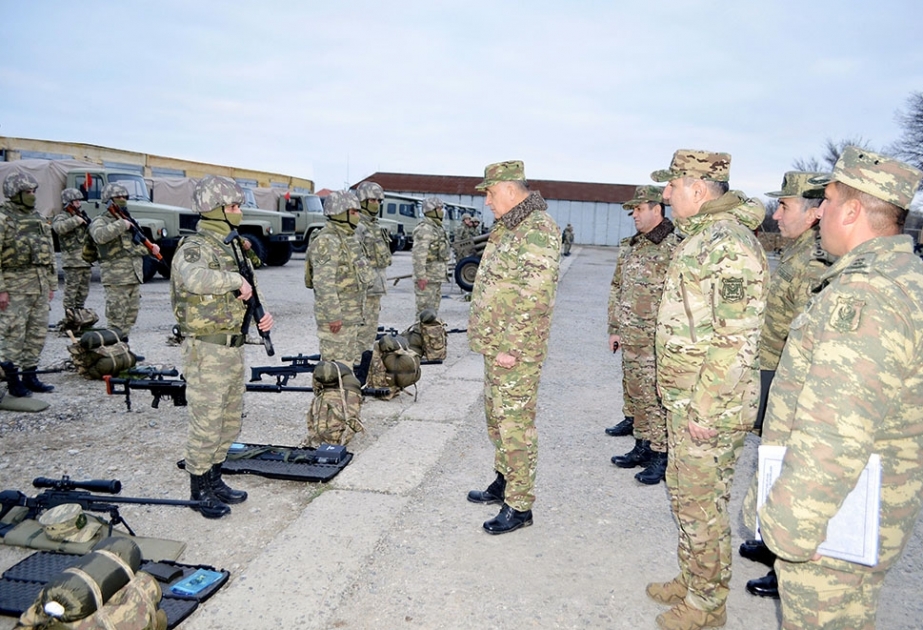 Baş Qərargah rəisi bir sıra hərbi hissələrin döyüş hazırlığını yoxlayıb