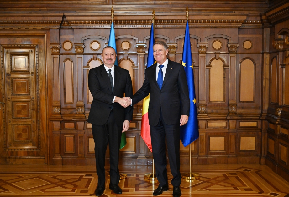 Präsident Ilham Aliyev trifft seinen rumänischen Amtskollegen in Bukarest  AKTUALISIERT VIDEO