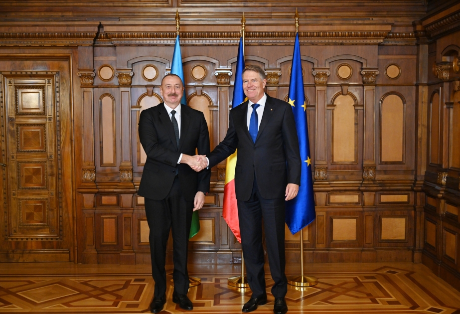 Presidente azerbaiyano se reúne con su homólogo rumano