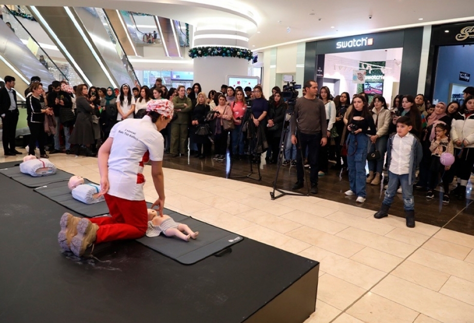 Посетителей Dəniz Mall ознакомили с правилами оказания первой медицинской помощи