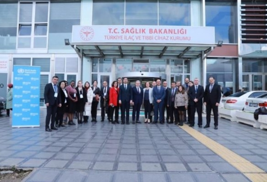 Azərbaycanlı əczaçılar Türkiyədə əczaçılıq siyasətinin inkişaf tendensiyaları ilə tanış olublar
