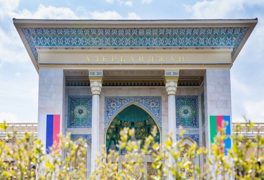 La Embajada de Türkiye en Rusia dona libros al pabellón de Azerbaiyán