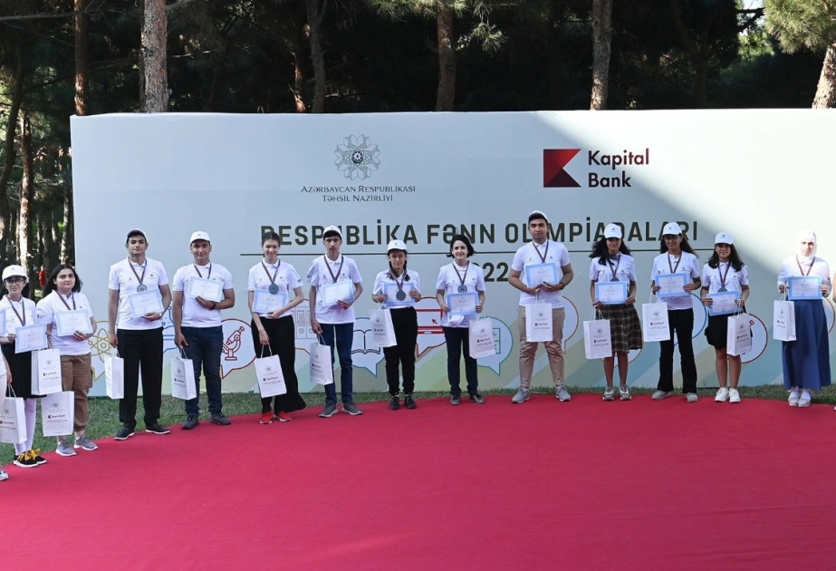 Bu il 54 nəfər Bakı məktəblisi olimpiada qalibi olub