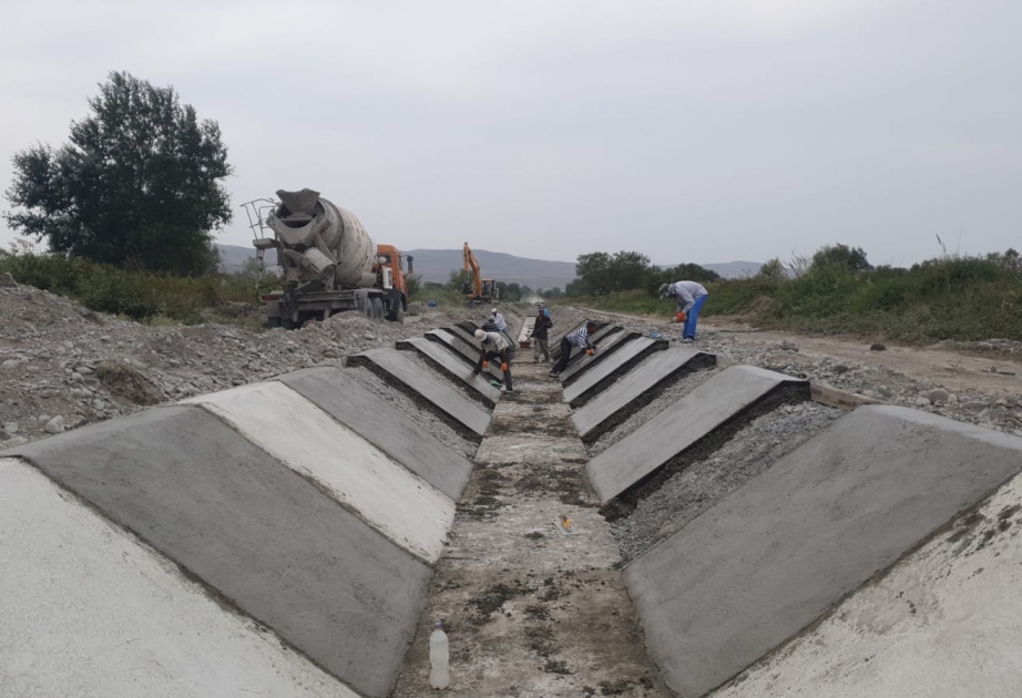 On bir ayda Şəkidə suvarma kanalları vasitəsilə əkin sahələrinə 78 milyon kubmetr su verilib