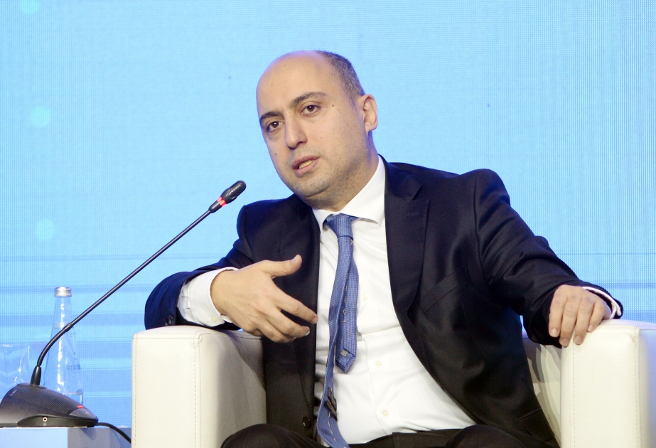 Nazir: Əmək bazarı ilə bağlı ciddi elmi-tədqiqatlara ehtiyac var