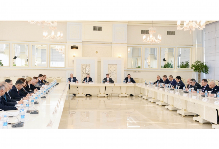 Parlamentin Hüquq siyasəti və dövlət quruculuğu komitəsinin iclasında 15 məsələ müzakirə edilir